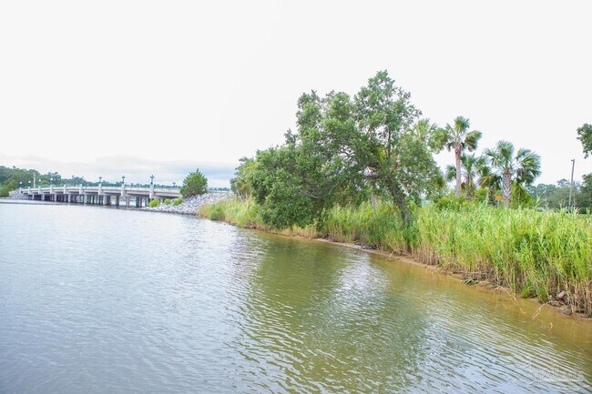 Building Photo - 300 Bayou Blvd