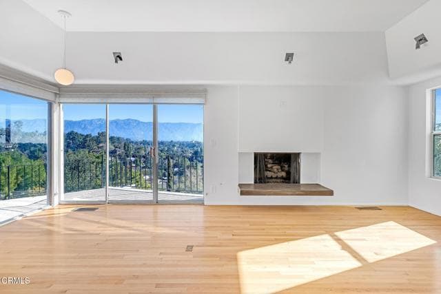 Building Photo - 1685 Poppy Peak Dr