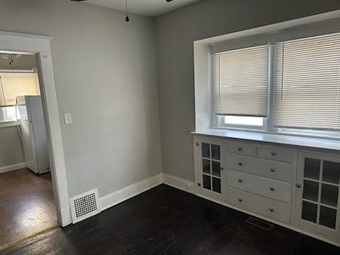 Building Photo - 2027 Brussels St