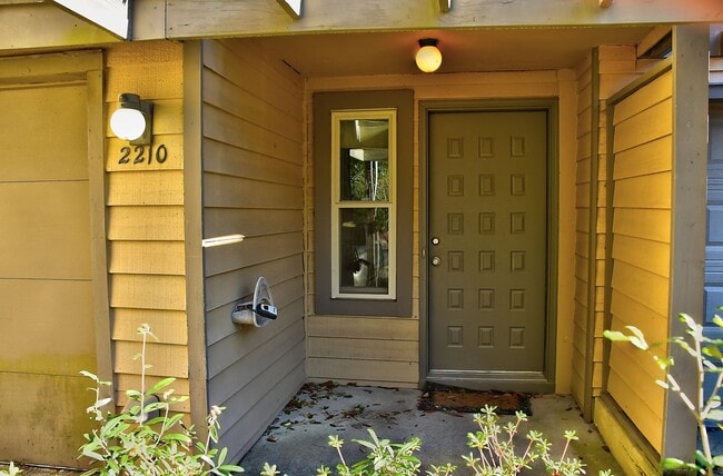 Building Photo - FOR RENT -  AEIRES ON THE BAY!