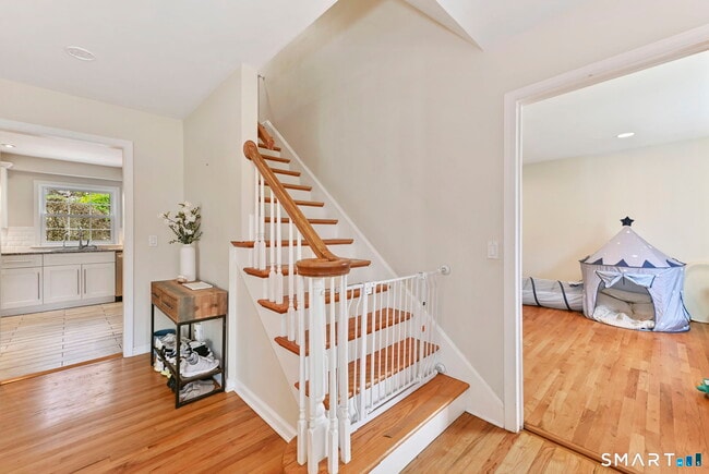 Building Photo - 163 MacGregor Dr