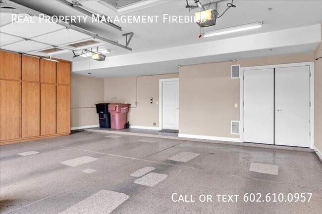 Building Photo - 7297 N Scottsdale Rd