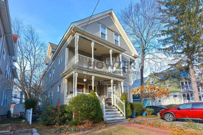 Building Photo - 27 Hayward St