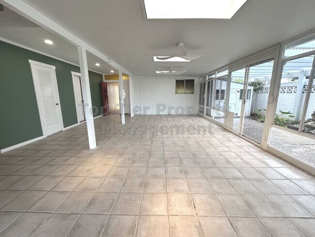 Building Photo - ***Oceanside Charmer 3 bed / 2 bath House ...
