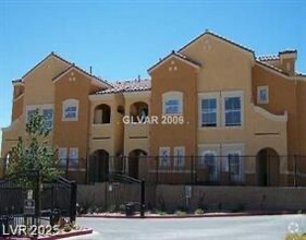 Building Photo - 3975 N Hualapai Way