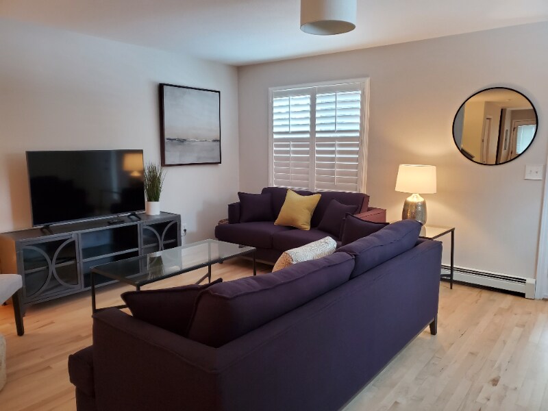 Building Photo - 419 S 3rd St W