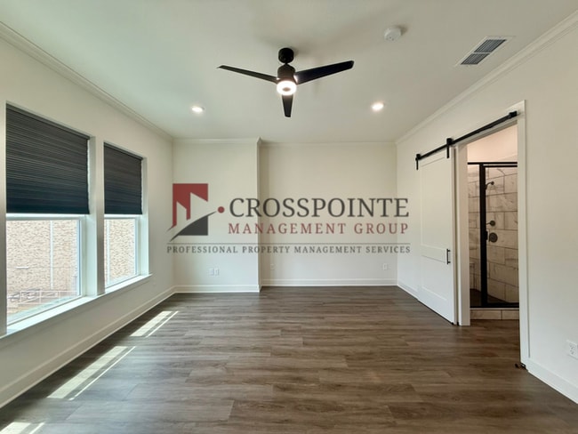 Building Photo - Tour Today! Stunning 3 Bedroom, 3.5 Bath Townhome!