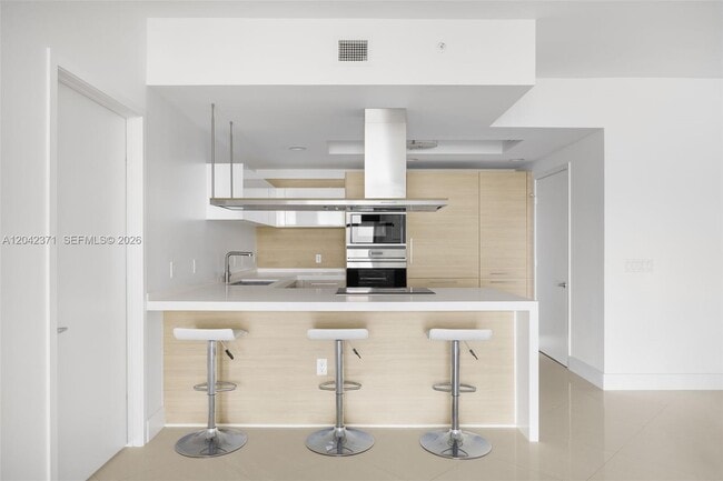 Building Photo - 17301 Biscayne Blvd