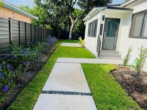 Building Photo - 3764 SW 27th Ln