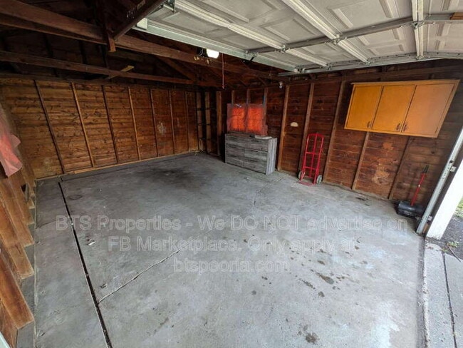 Building Photo - 906 S Tonti Cir