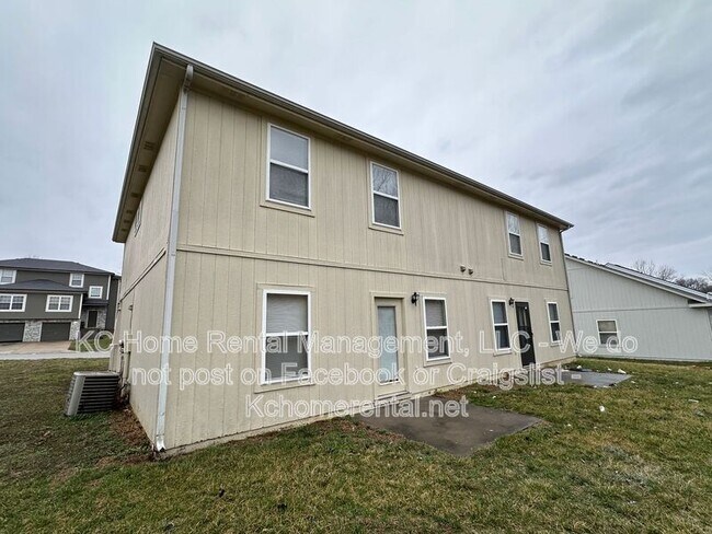 Building Photo - 1955 N 80th Ct