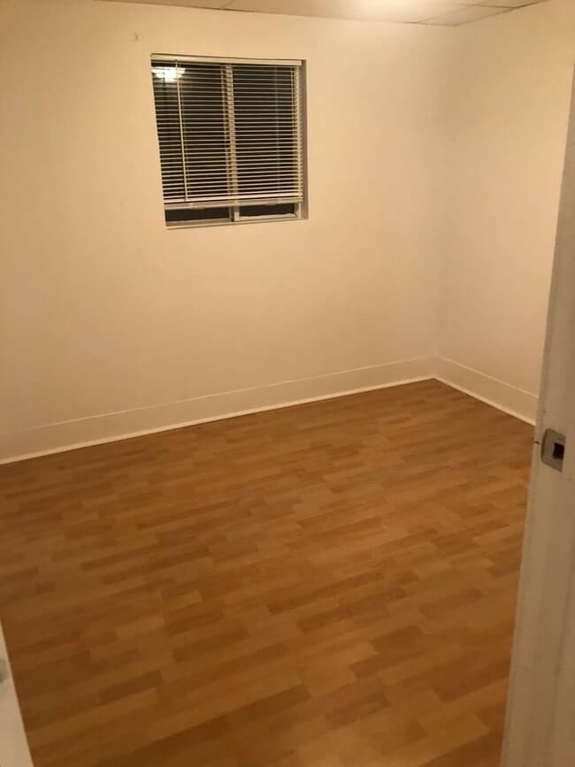 Building Photo - 2-602 Locust Ave