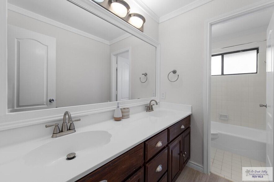 Building Photo - 4722 Beaver Pond Dr