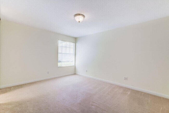 Building Photo - 923 Magdalena Rd