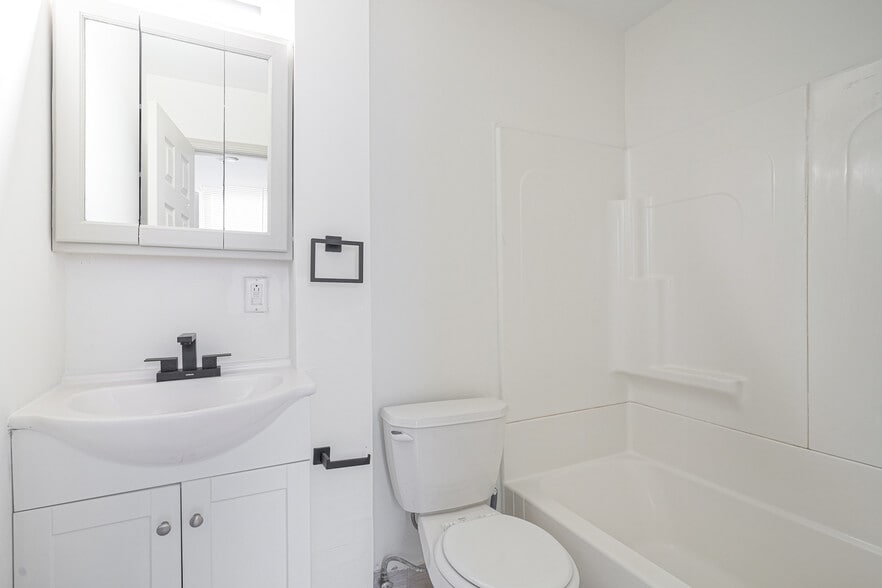 Building Photo - 1714 S 4th St