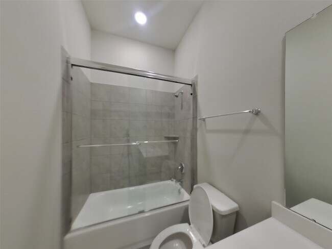 Building Photo - 9835 Willow Creek Commerce Dr