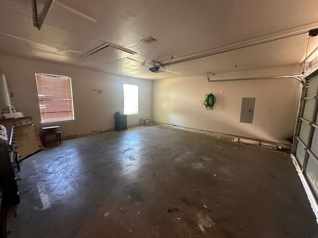 Building Photo - Wonderful 3-Bedroom Dallas Home For Rent!!