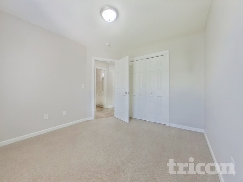 Building Photo - 7 Turtle Creek Way