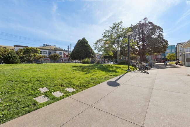 Building Photo - 2985 Harrison St