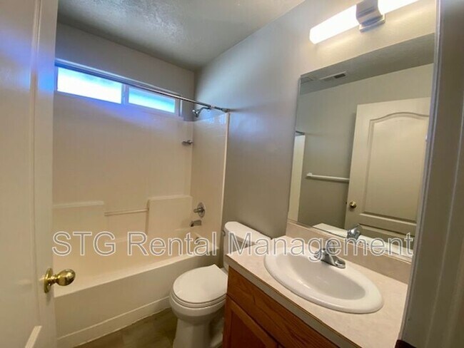 Building Photo - 473 E 1100 S