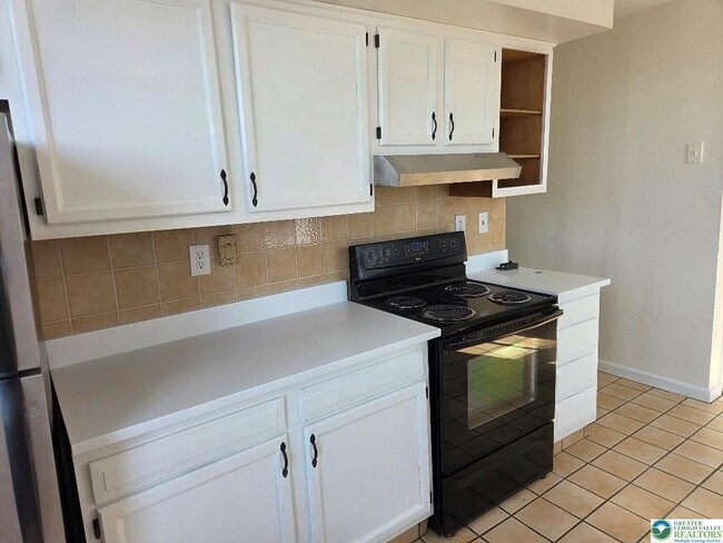 Building Photo - 312 S 17th St