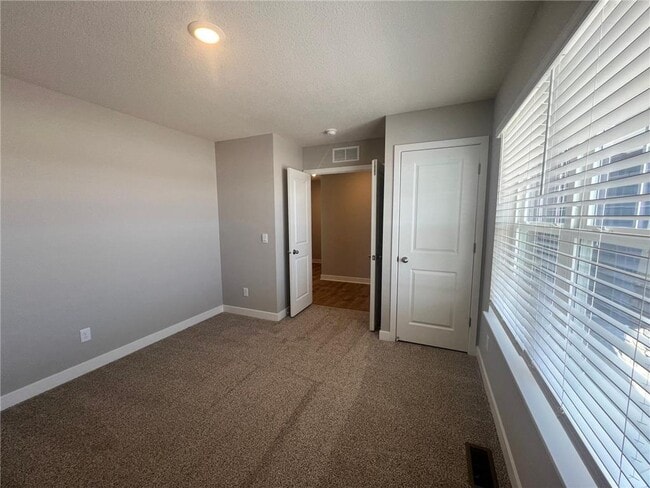 Building Photo - 17373 Dulles Ln