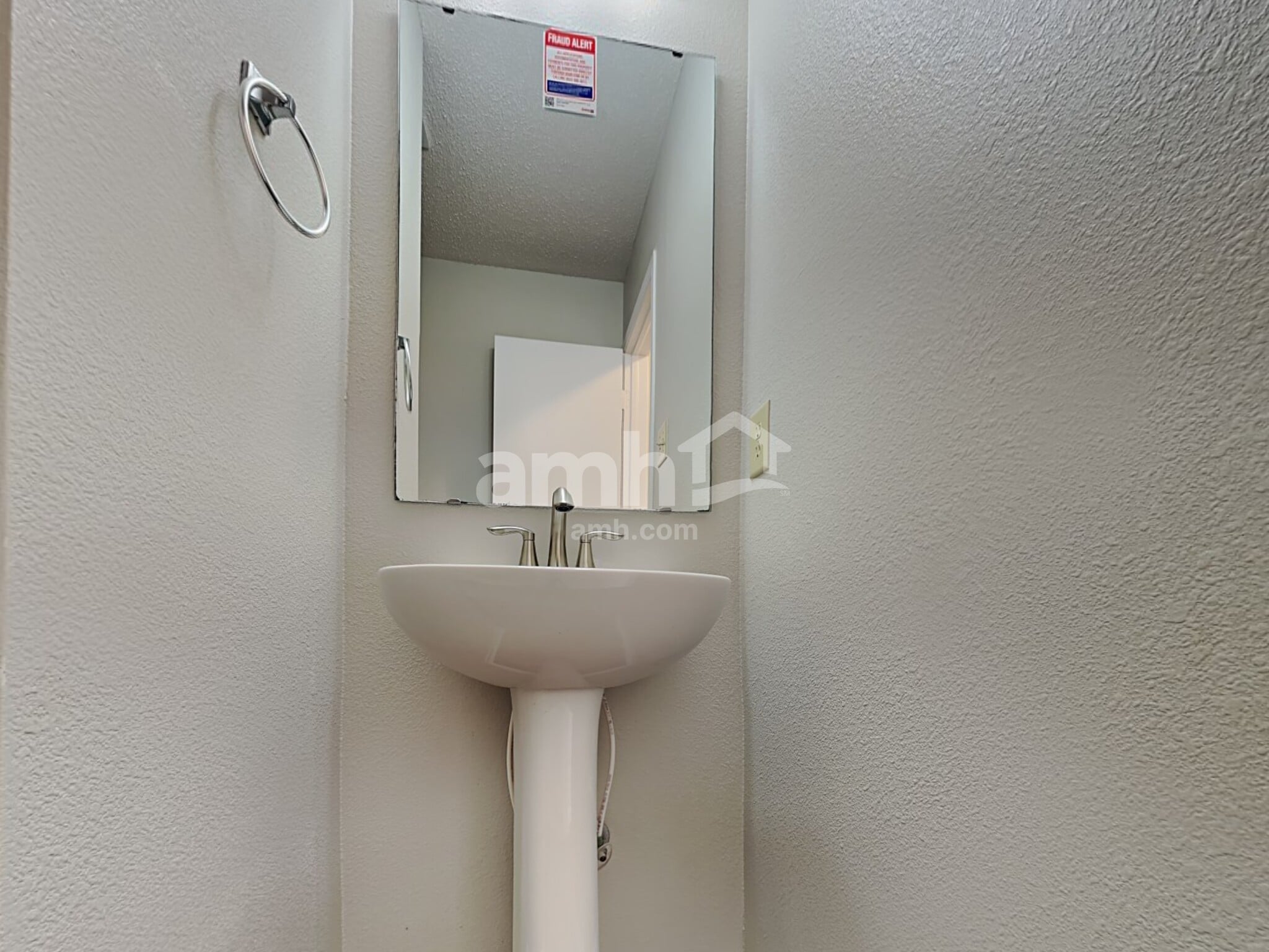 Building Photo - 690 Runnymede Ct