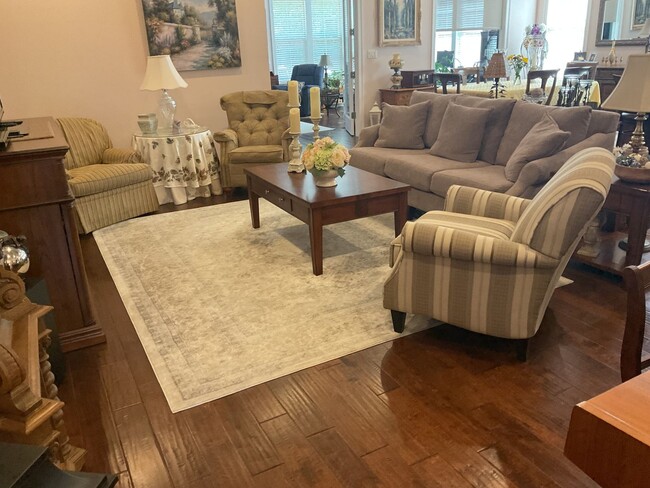Building Photo - 4BR!! RARE opportunity to RENT at The Stab...