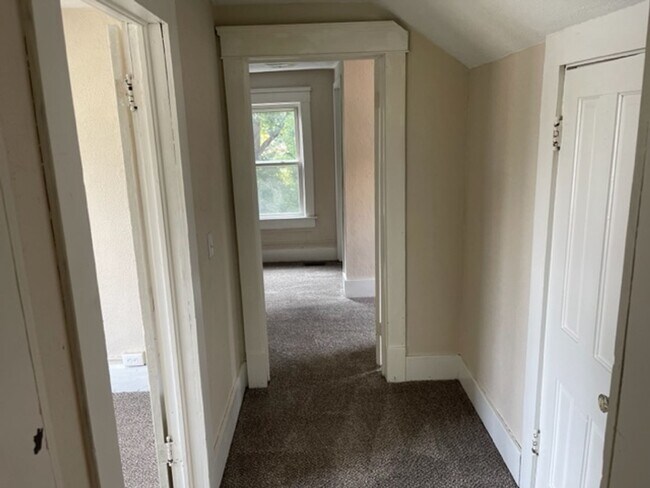 Building Photo - 3074 Toledo Ave