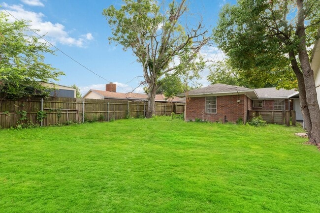 Building Photo - Welcome to a Home Full of Character and Comfort!