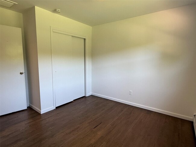 Building Photo - 3220 Delmar Dr