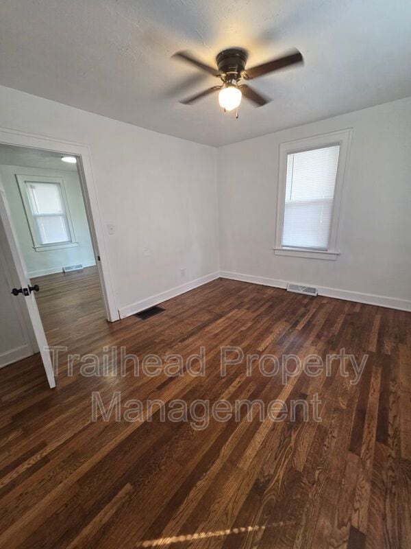 Building Photo - 1116 S Woodland Ave