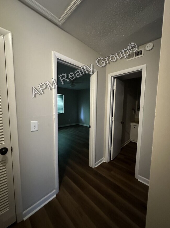 Building Photo - Cherry Hall Townhomes