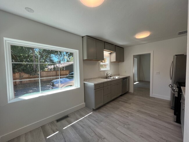 Building Photo - Remodeled 3 Bedroom Plus Office with Large...
