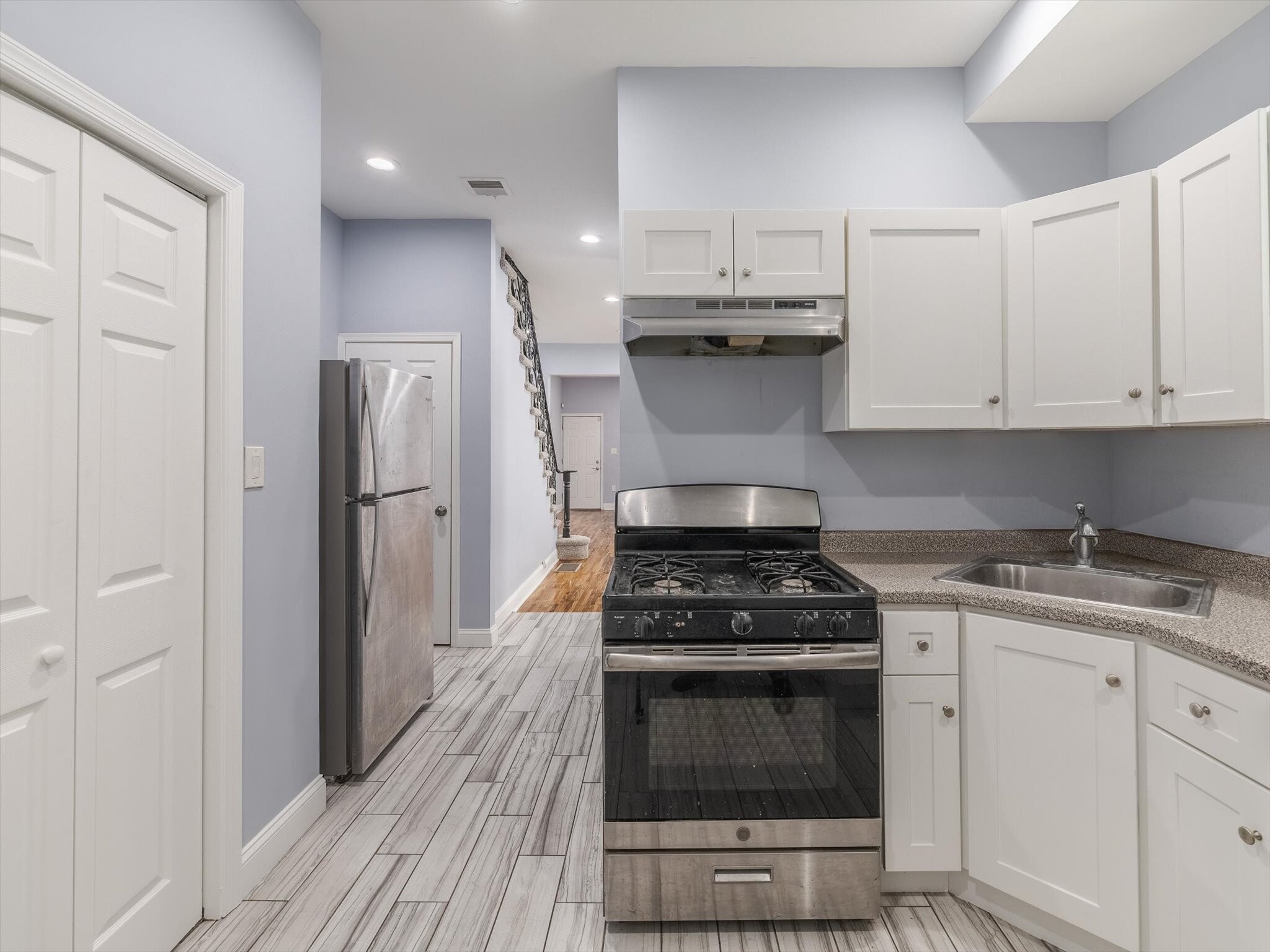 Building Photo - 19 Osborn St