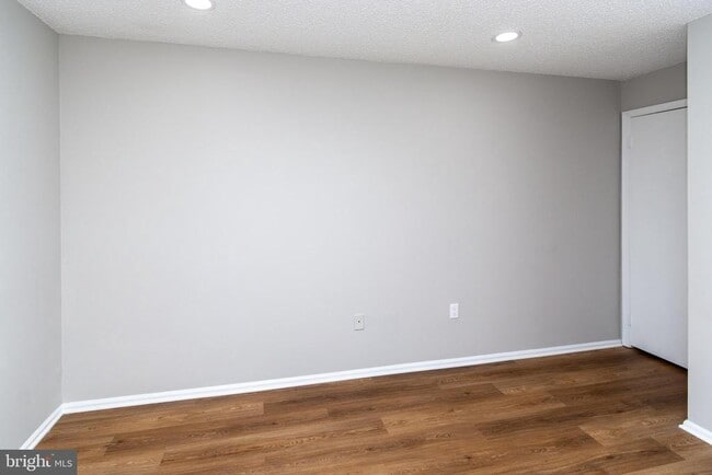 Building Photo - 69 Fisher Dr