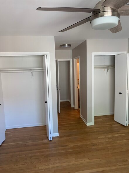 Building Photo - 6970 N Ashland Ave