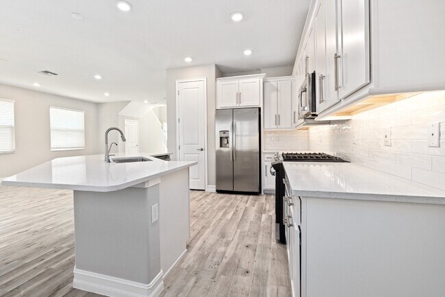 Building Photo - Charming 3 Bed, 2.5 Bath Rental Home in Wesley Chapel - Spacious and Modern!