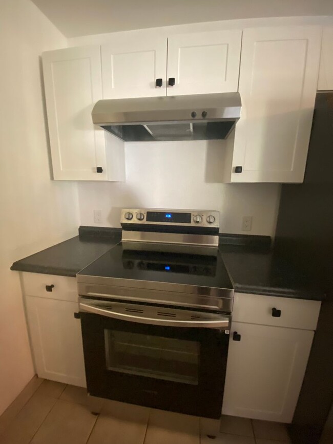 Building Photo - Nice 2 bed/1.5 bath in Kihei Villages
