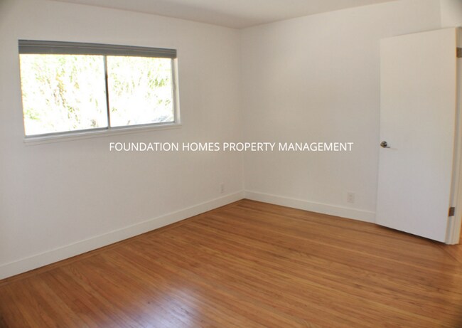 Building Photo - Dreamy Sleepy Hollow Single Story Mid-Cent...