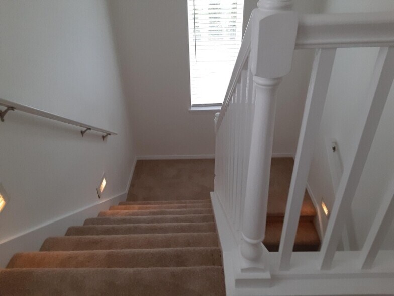 Building Photo - 2730 10th Ct SE