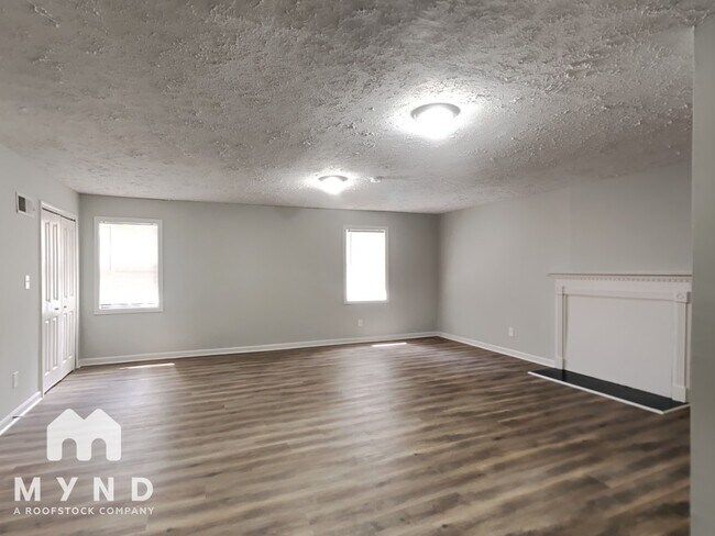 Building Photo - 2310 Ramblewood Cir