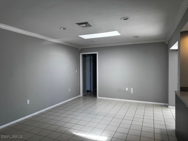 Building Photo - 218 Dent Dr