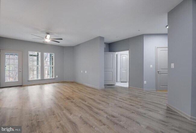 Building Photo - 8390 Ice Crystal Dr