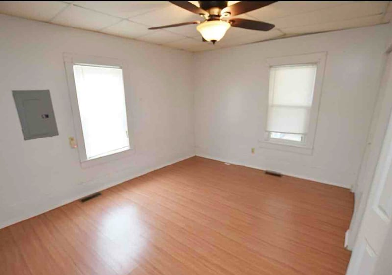 Building Photo - 424 W Chickasaw St