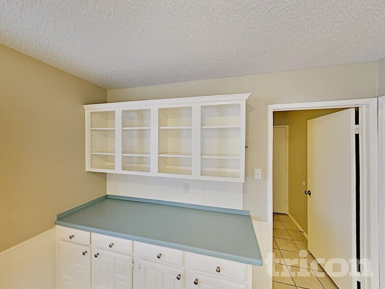 Building Photo - 7528 Four Winds Dr