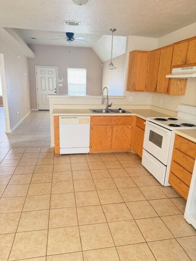 Building Photo - 3606 Littleleaf Dr