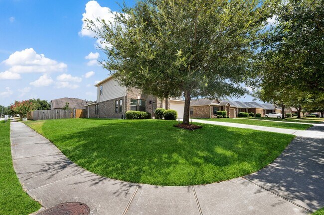Building Photo - 4614 Pin Oak Creek Ln