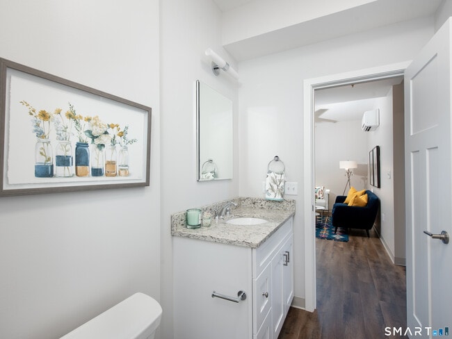 Building Photo - 170 Ridge Rd