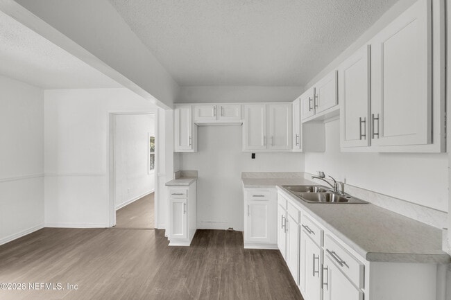 Building Photo - 1227 Dena St